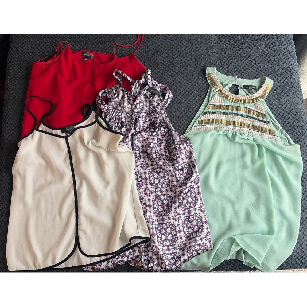THE LIMITED BRAND‎ Lot Of 4 Tank Tops Small & Medium